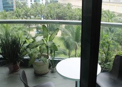 2BR Hidalgo Place Unit with Great View of Rockwell Lawn