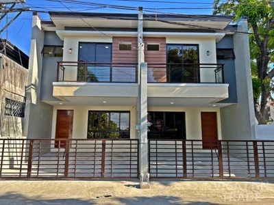 Duplex House For Sale in Las Pinas