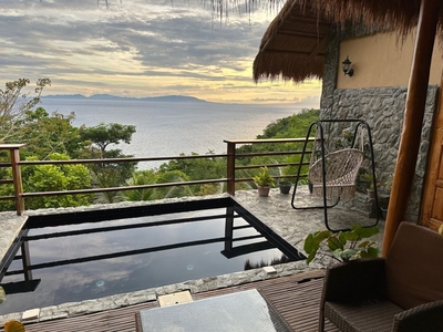 Stunning ocean view Villa with pool Munting Buhangin Beach