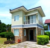 Single attached house 3,3M along Aguinaldo highway big lot
