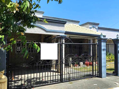 FOR RENT: Bungalow House with Loft