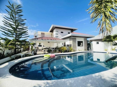 7 BR House with Swimming Pool for Sale in San Fernando City, La Union