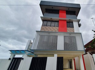 3 STOREY FAMILY MODERN BRAND NEW HOUSE FOR SALE