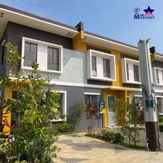 Eco-Friendly Townhomes in Subdivision with Complete Amenities