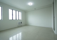 Unfurnished 2 Bedroom unit in Palmdale Heights for Sale