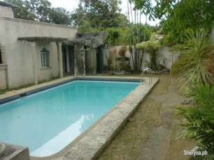 4 BEDROOM BUNGALOW WITH POOL IN BF HOMES INTL LAS PINAS