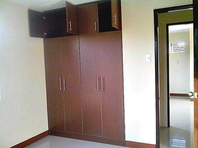 2 Bedroom with built in cabinets Townhouse For Rent in Las Piñas City