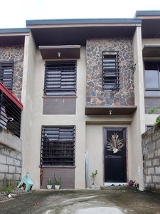 2-BR Townhouse near SM, Robinsons, and Tagaytay