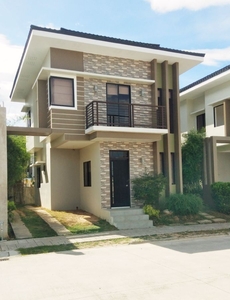 4BR Overlooking Single Detached House and Lot For Sale in Minglanilla Cebu