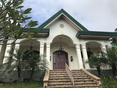 Elegant House&Lot for Sale along Sumulong Hiway