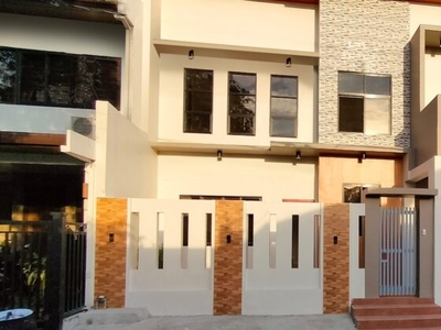 Newly Constructed 6 Bedroom Home in BF Resort Village Las Pinas