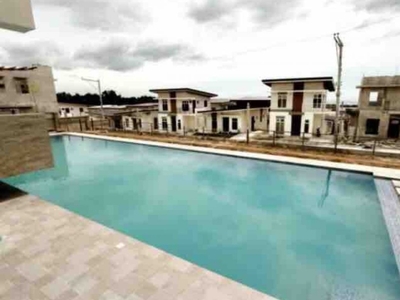 Rental townhouse in Minglanilla 3 bedroom, gym, pool and near mall