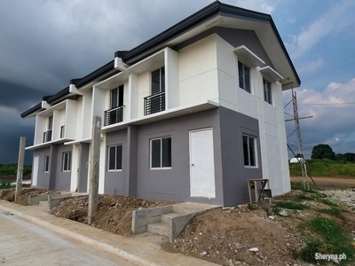 Townhouse Corner Unit House and Lot For Sale in Malvar near Lima