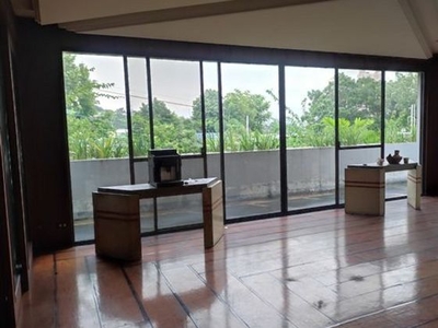 5BR House for Rent in White Plains, Quezon City