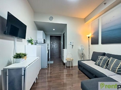 1 Bedroom Unit with Balcony in Air Residences for Rent