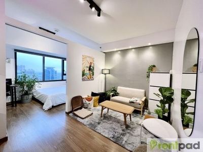 For Rent Fully Furnished 1BR Condo in The Rise by Shangrila