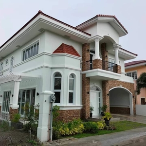Spacious and Luxurious Ready for Occupancy Diana House For Sale in Versailles Alabang