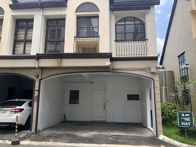 Townhouse For Rent In Matandang Balara, Quezon City
