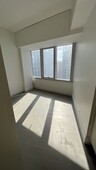 Beautiful View of Rockwell with 2 Bed + 2 Bath + 2 Parking