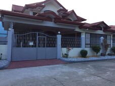 5 Bedroom House with Indoor Pool 2-3 car garage for Rush Sale -Timogpark Subdivision