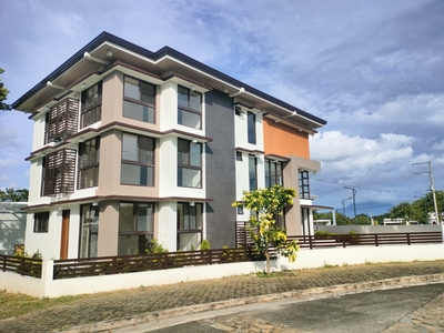 Massive 3 Level Modern House in Nuvali Laguna with Perfect View of Mount Makiling