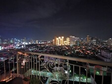 2BR upgraded unit, with balcony and amazing city view