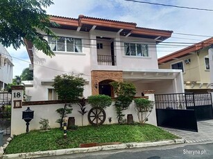 FULLY FURNISHED 5 BEDROOM HOUSE IN ALABANGHILLS VILL MUNTINLUPA