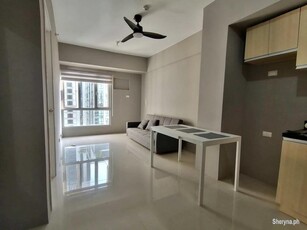 Taguig City 1 BR unit for sale in BGC at The Montane