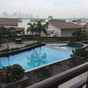 Unit for Rent at Circulo Verde