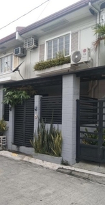 Townhouse For Sale In San Nicolas, Pasig