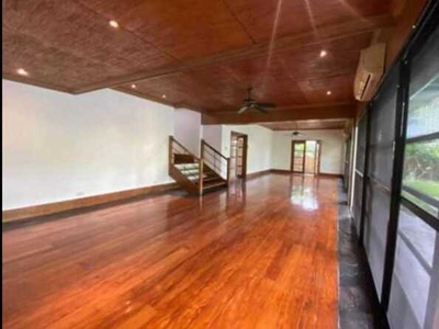 Villa For Sale In Bel-air, Makati