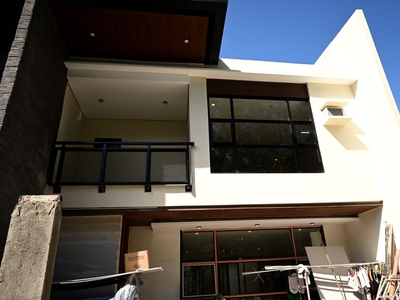 5 Bedroom House and Lot with Swimming Pool in Antipolo Valley (La Colina) Rizal