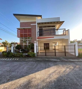 Villa For Sale In San Antonio, Santo Tomas