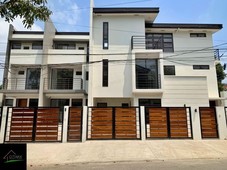 RFO townhouse units in QC walking distance to MRT 7 Station