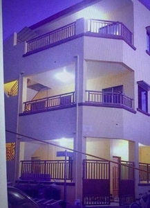 3-storey Apartment with Roof Deck