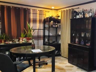 Townhouse For Sale In Kapitolyo, Pasig