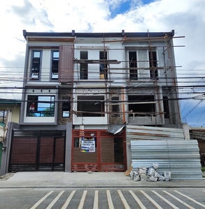 Townhouse For Sale In Project 4, Quezon City