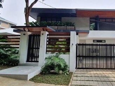 5 Bedrooms House & Lot for Sale at Alabang 400, Muntinlupa City