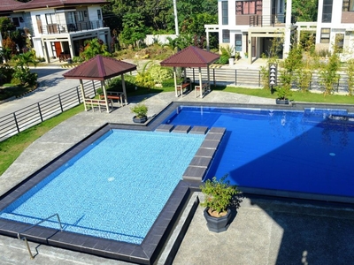 House for rent in front of the swimming pool in a safe and secured subdivision