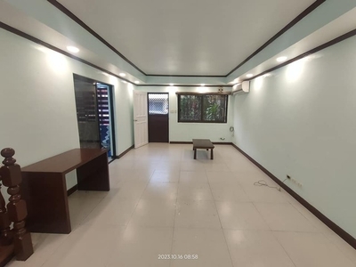 Townhouse For Rent In Bay City, Pasay