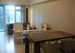 Two Serendra Red Oak 1 BR custom-built modern apartment