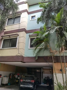 Townhouse 4 bed room in front of Angelicum College