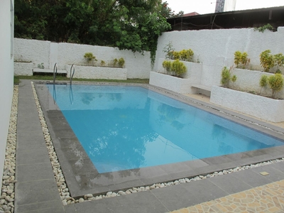 House for rent with pool and garden in Paranaque (Superville Subdivision)