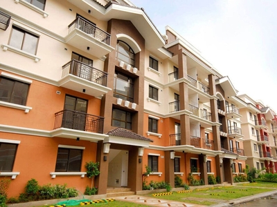 Spacious studio unit at Manor Residences (Capitol Drive, QC) / Parking available