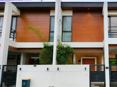 Classy Townhouse in BF Homes, Las Pinas City