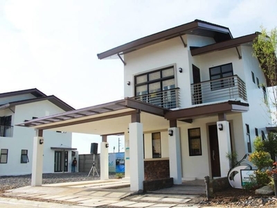 Single Detached house and lot for Sale in MARIBAGO Mactan