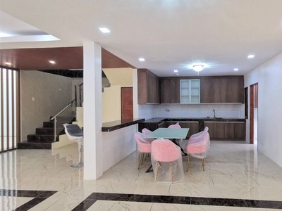 5BR House for Rent in Multinational Village, Parañaque