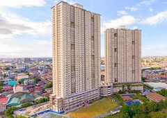 2 Bedroom Condo Unit with Balcony in Zinnia Towers QC