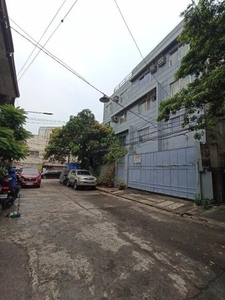 Lot for Hostel 1 block to Makati Ave