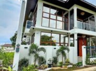 Luxurious 2-Storey House and Lot with 25sqm Swimming Pool in Lipa City